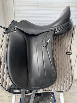 Selleria Equipe Viktoria Schwarz 17 Zoll Verdeckte Pausche Sattel