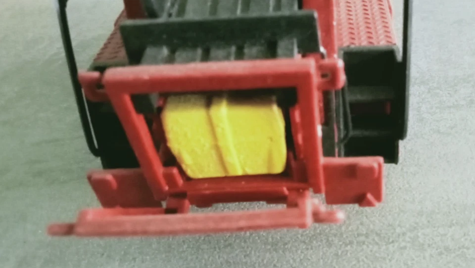 ROS 1:32 - Pressa balle quadre Hesston 4700 - rarità - Immagine 2 di 4