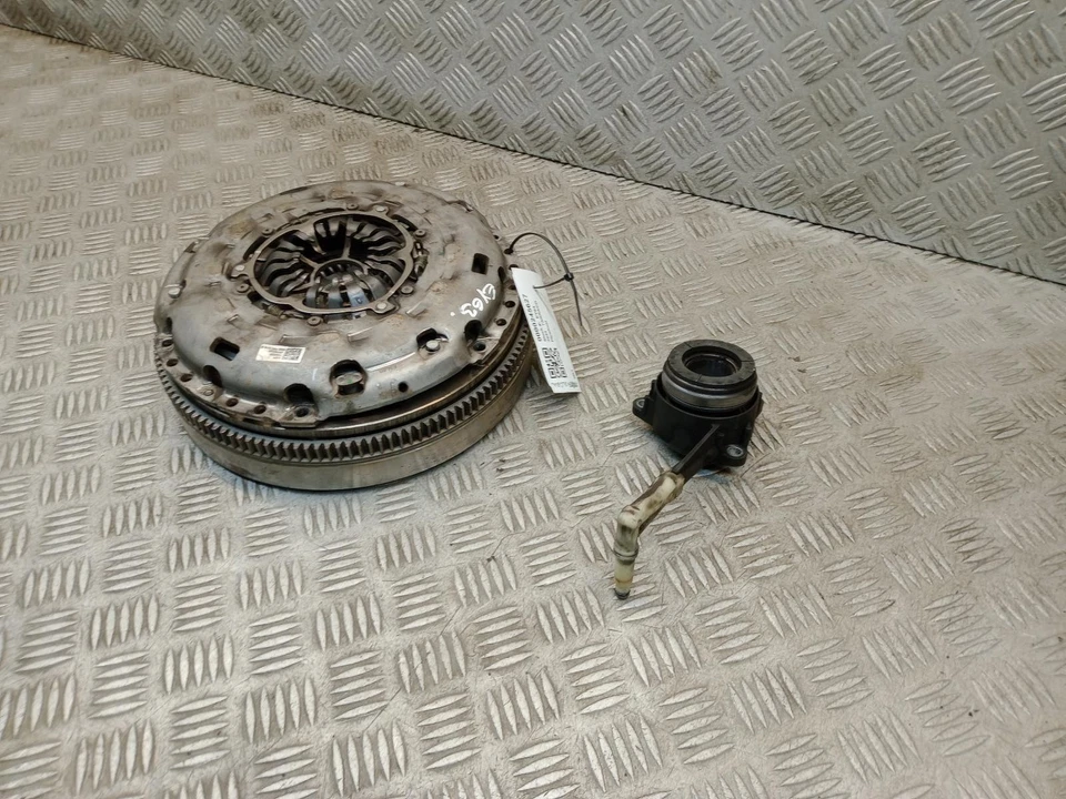 SEAT TARRACO FLYWHEEL DUAL MASS CLUTCH KIT 1.5 PETROL 05E105266M MK1 2018-2024 - Image 3 of 4