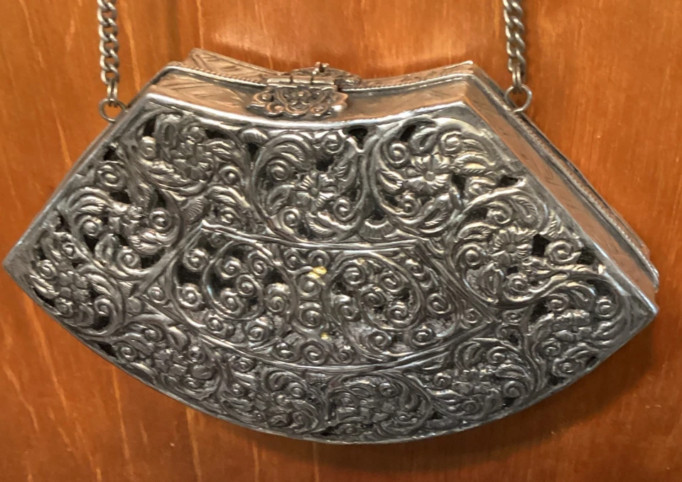 Bolso de hombro vintage de metal duro plateado Foto 3 de 4