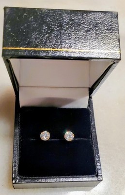 Atemberaubende runde Ohrstecker Goldplättchen 925 Sterling Silber 0,25 Karat Ziconia