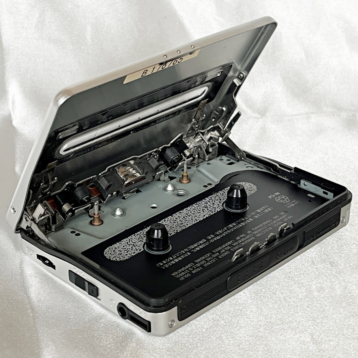 SONY WM-EX677 1999 Silver Walkman Vintage Cassette Player Made in