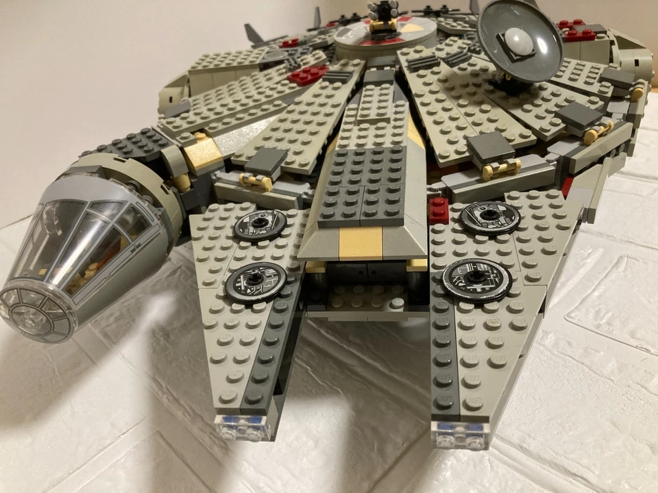 Lego Star Wars 4504 Millennium Falcon Almost Complete from Japan - Image 2 of 4