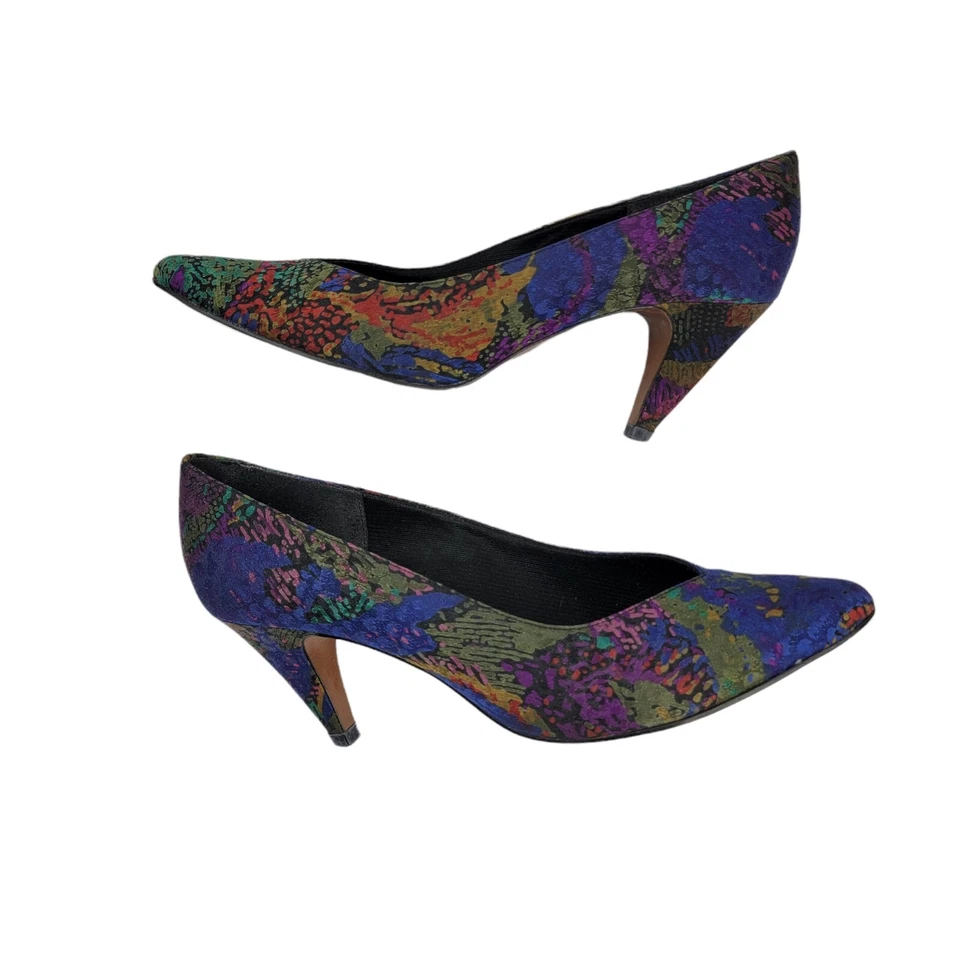 VINTAGE 90's LIFE STRIDE MULTI-COLOR Tapestry Print Pointed  Toe Heels SIZE 7.5 - Image 4 of 4