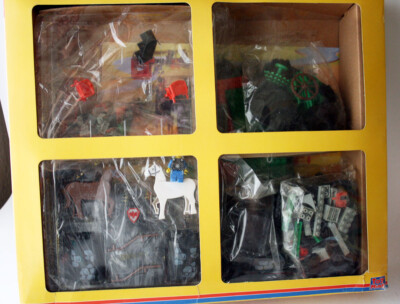 RARE VINTAGE 80'S MEGO LOCK 4018 MEDIEVAL KINSTON CASTLE 621 PCS