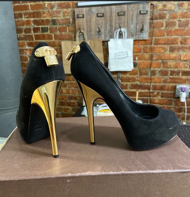 Louis Vuitton Oh Really Lock Black Suede 9cm Heel Pump | eBay