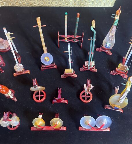 Vintage Chinese Hand-Carved Miniature Jade Musical Instrument Set - Picture 3 of 6