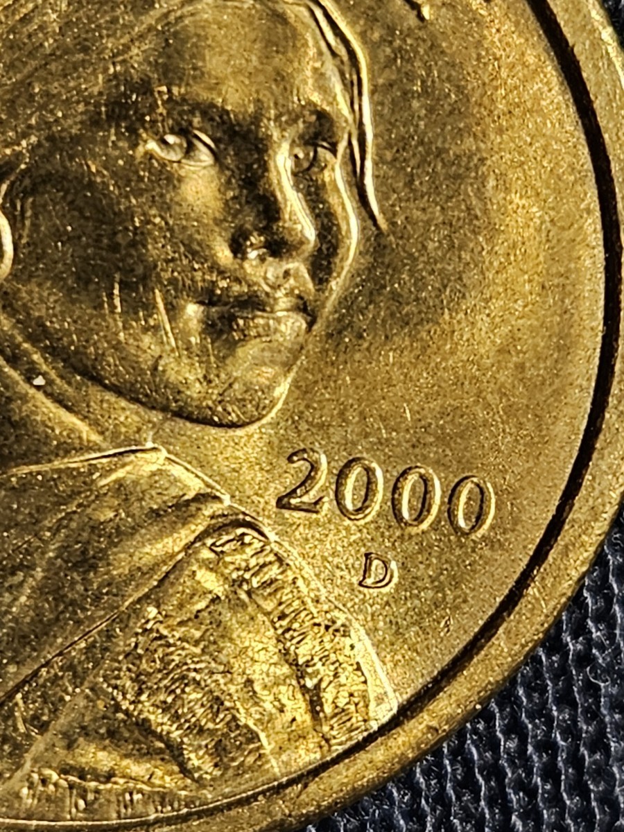 2000 D Native American Sacagawea US Liberty One Dollar Gold Color