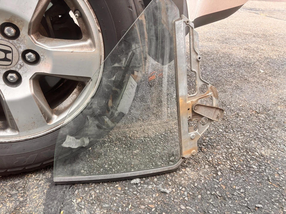 AMC JAVELIN AMX 1968-74 PARABRISAS DELANTEROS Y TRASEROS Y PANEL QUATER TRASERO CONJUNTO DE VIDRIO Foto 4 de 4