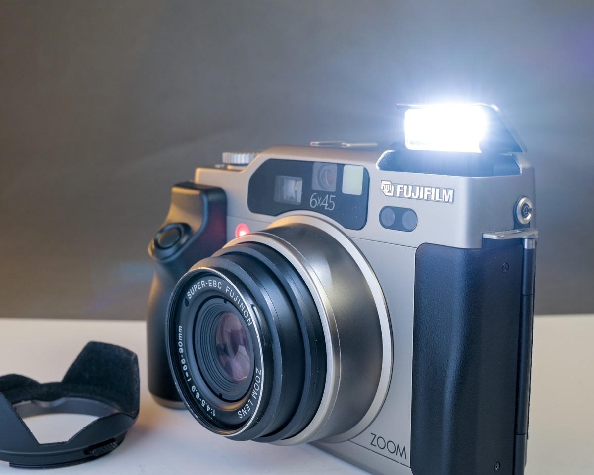 Fujifilm 富士フィルム ga645zi professional Fujifilm GA645 Zi Professional Review | by P2P | Camera