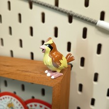 TOMY Pokemon PIDGEY CGTSJ 1.5" Mini Figure Nintendo Vintage Toy Collectible