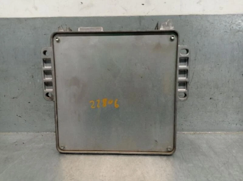 7700107694 centralina motore per RENAULT CLIO I (B C57 5 357 ) 1.2 5519396 - Immagine 2 di 4