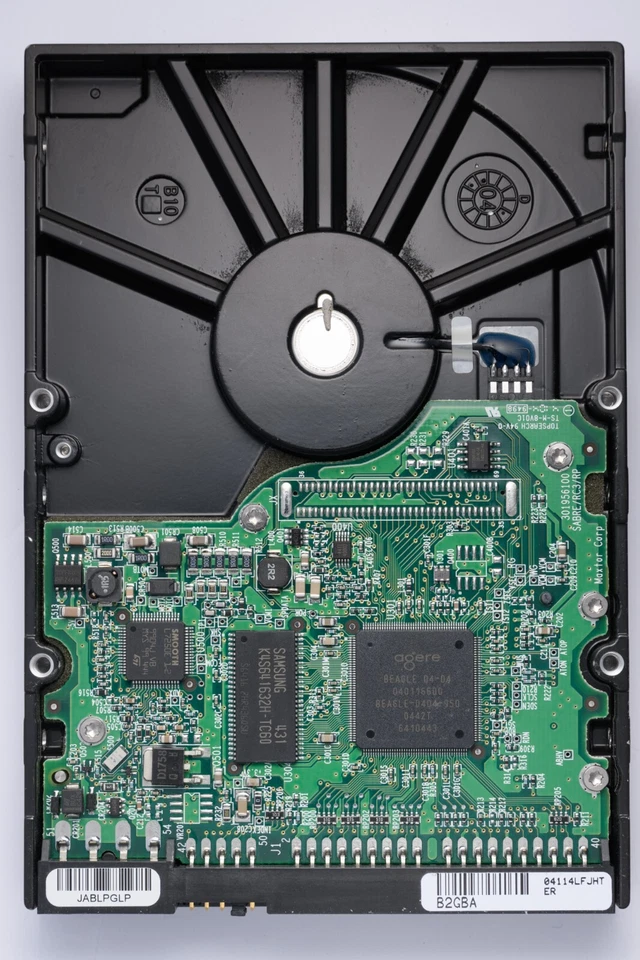 Maxtor DiamondMax 6B200P0 10 200GB PATA133 Desktop Hard Drive Code: BAH41B70 - Image 2 of 2