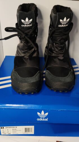 Women's black Adidas Original Snowrush W Snow Boots With original Box.Size 7.5 - Afbeelding 1 van 4