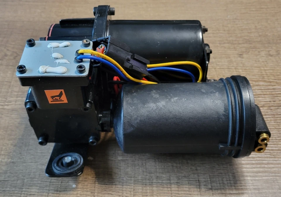 2007 - 2013 Ford Expedition / Navigator Air Suspension Compressor 7L1Z5319 AE - Image 4 of 4