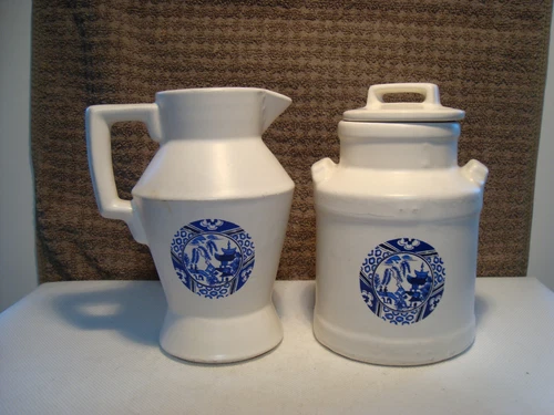 VINTAGE McCOY 335 BLUE WILLOW CREAMER & SUGAR WHITE POTTERY.