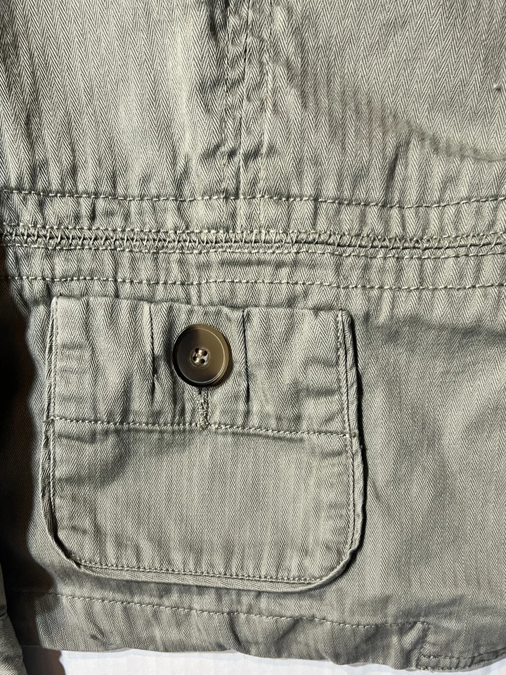 Linda chaqueta CATO verde claro manga botón talla extra grande. Foto 4 de 4