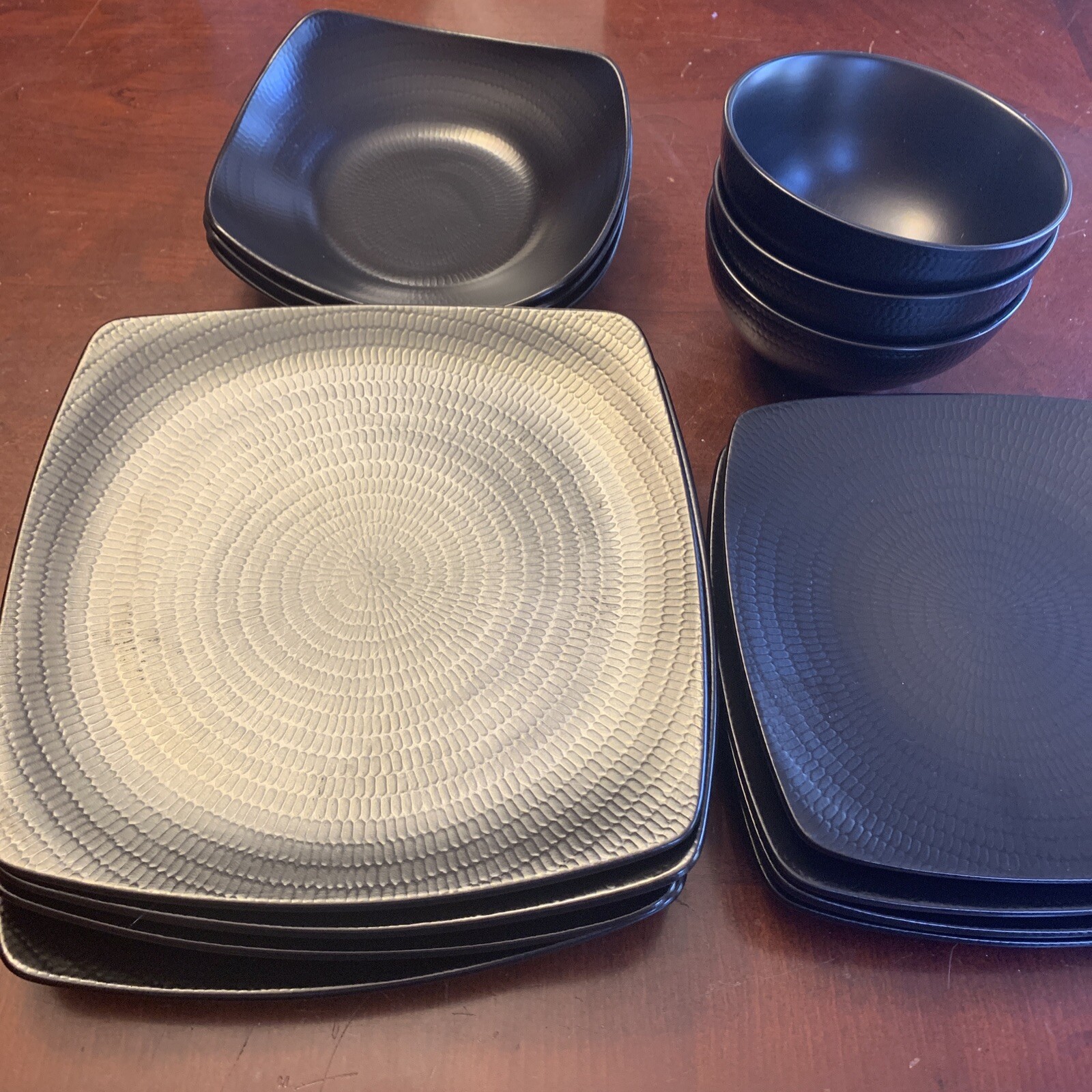 Red Vanilla Black Rice 14 Pc Set 4 Dinner Plates 4 Salad 3 Soup 3 Cereal Dishes