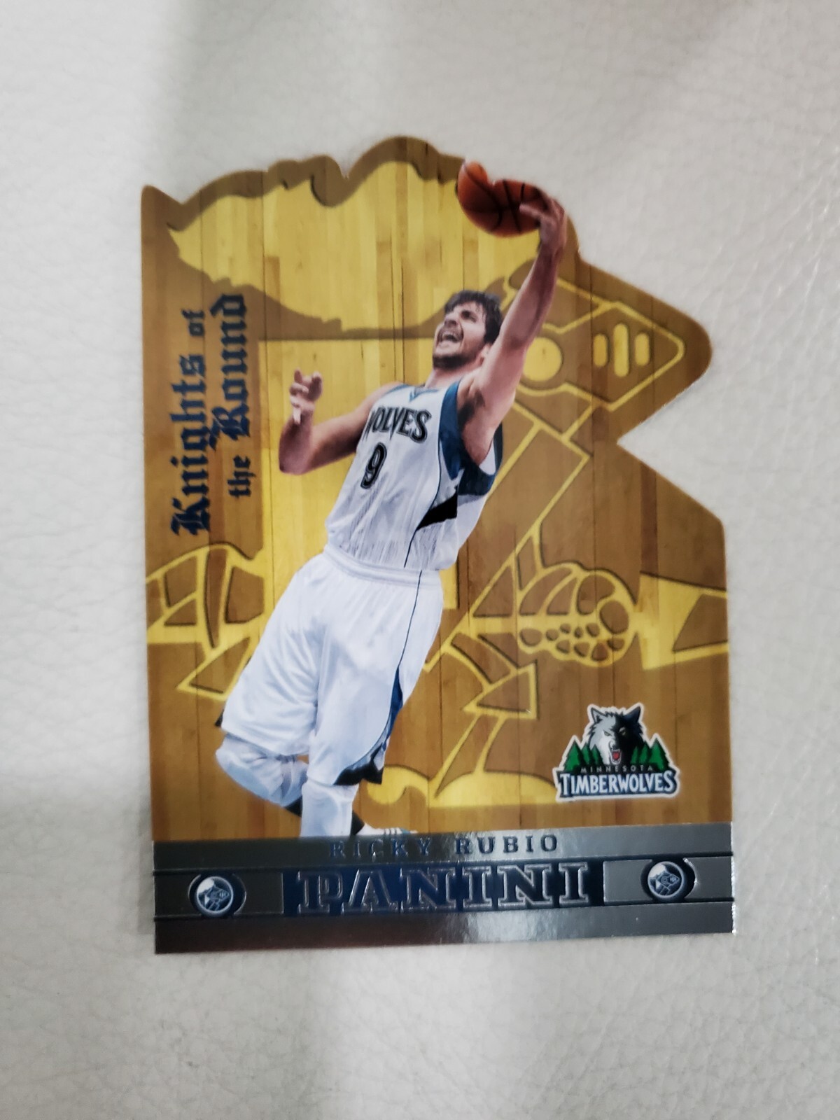 2013-14 Panini Knights of the Round Ricky Rubio #2