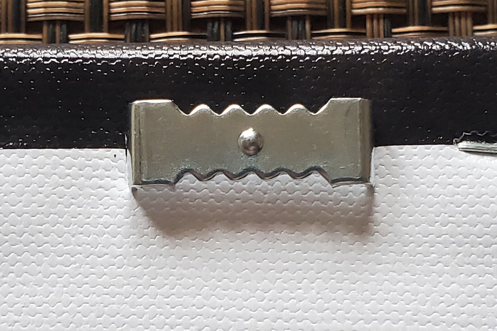 Picture 4 of 5