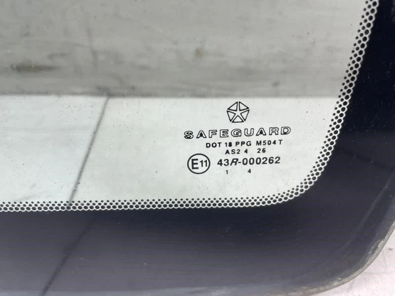 Jeep Liberty 2004 cuarto de cristal trasero derecho del lado del pasajero OEM+ Foto 3 de 4