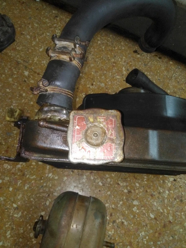 FIAT 128 COUPE' RADIATORE ACQUA MOTORE COMPLETO DI VASCHETTA ED ACCESSORI (517) - Image 4 of 4