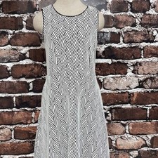 Banana Republic Dress Women's 4 Black White Zig Zag Knee Length A-Line Knit