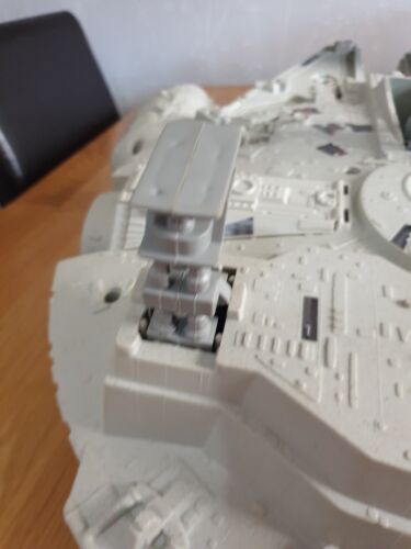 Kenner 1995 Star Wars Millenium Falcon - with working lights and sounds. Boxed. - Picture 12 of 24