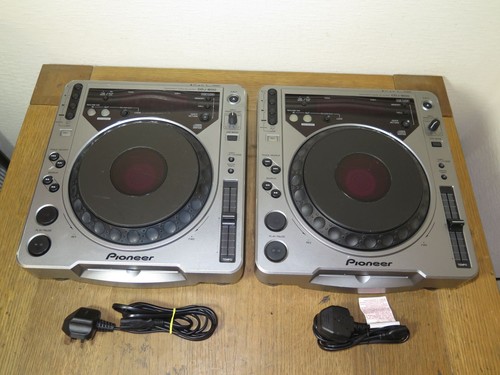 2 x Pioneer CDJ-800 DJ CD