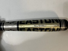 Batte de baseball magique noire EASTON MDL.BK23 32/29 oz 2-5
