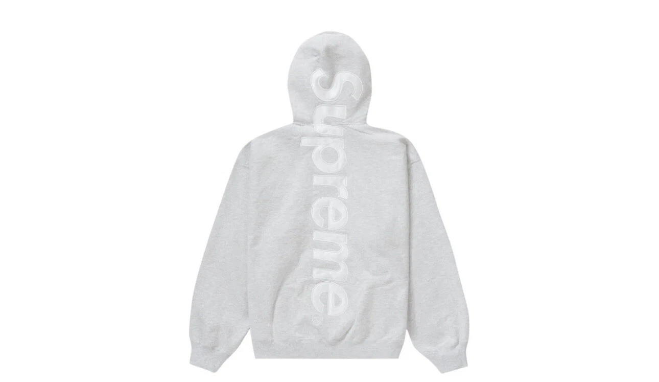 Sweat à capuche appliqué satin Supreme (FW23) gris cendre