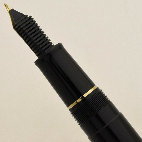 Sailor Profit Casual Fountain Pen Gold Trim Black Medium Fine Nib 11-0570-320 - Picture 3 of 7