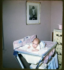 Stereo Realist Slide - newborn baby at home - 50s Kodachrome