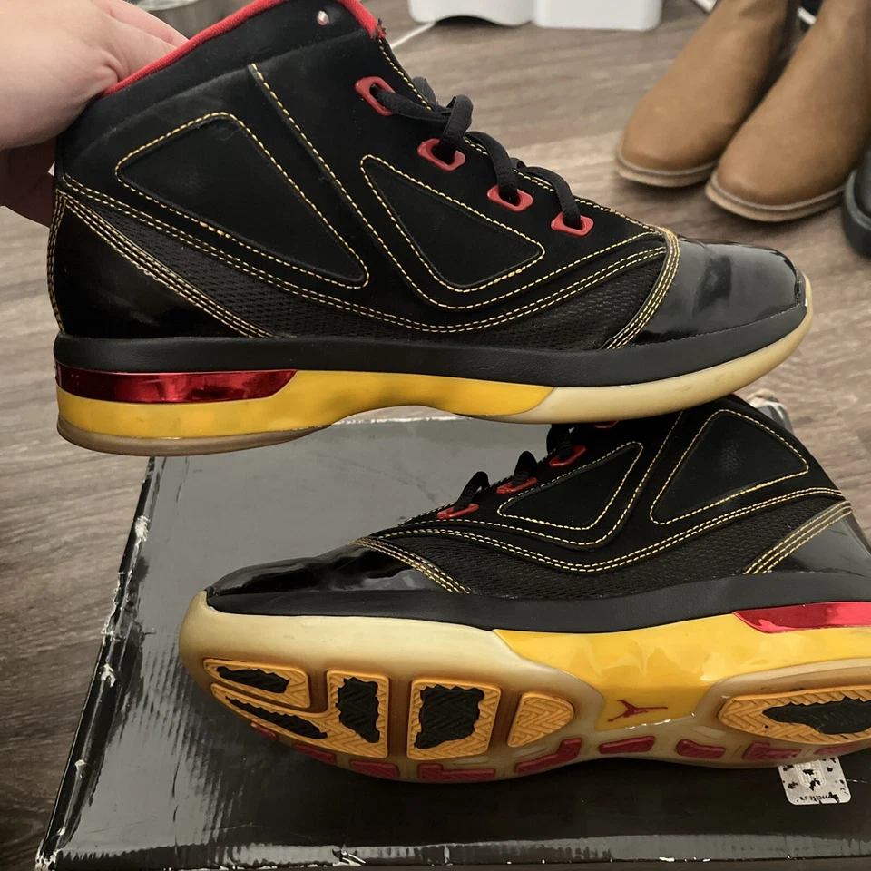 Talla 9 - Jordan 16.5 Team Negro Rojo Universitario Foto 2 de 4