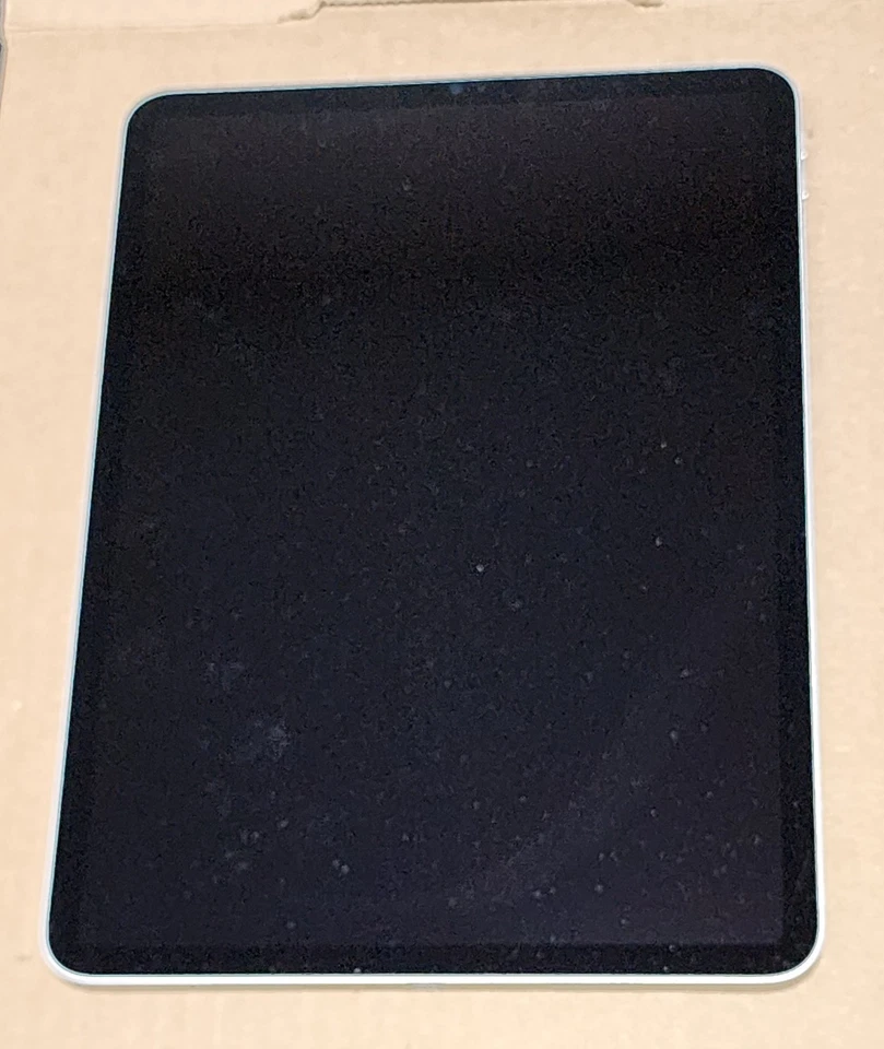 Apple iPad Pro 11" 3rd Gen - A2377 - 128GB- Silver - FOR PARTS/REPAIR - Image 2 of 4