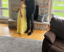 Juniors Size 0 Prom Dress Yellow Beautiful 