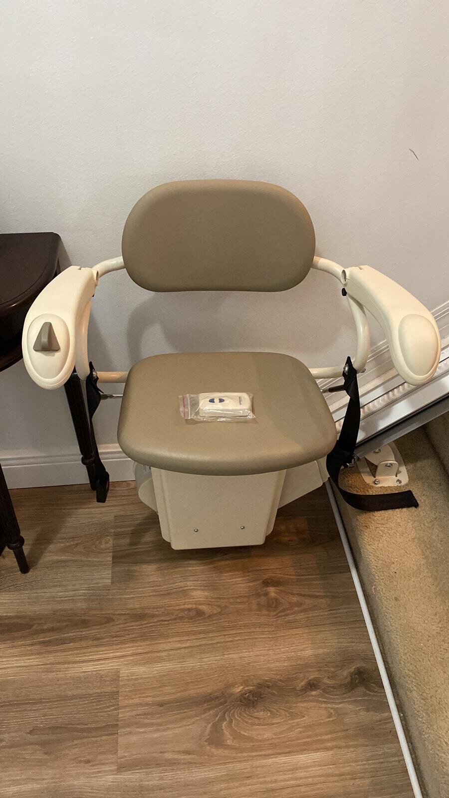 Harmar Mobility SL300 18 foot Pinnacle Battery Stairlift Beige