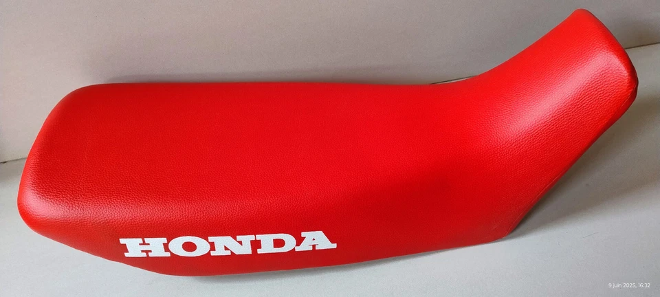 Housse de selle rouge Honda NX 650 Dominator de 1988 à 1991 - Photo 1/4