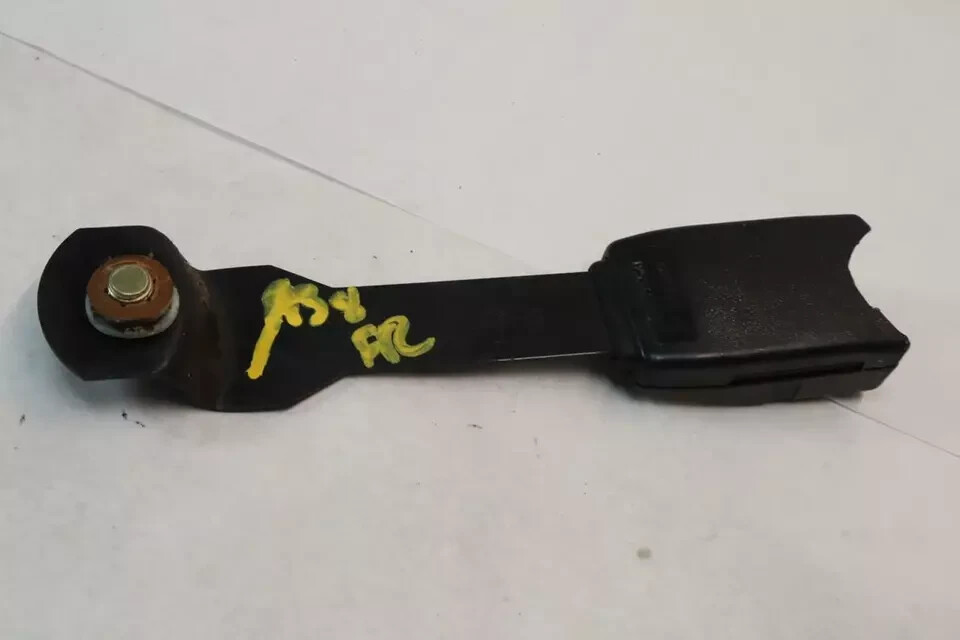 1994 Bentley Turbo R Front Right Passenger Seat Belt Buckle Black UB8383 OEM