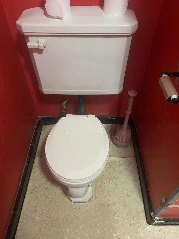 Two Piece White Round Toilet, Gravity Fed Single Flush, Floor Mount w/Seat 1931