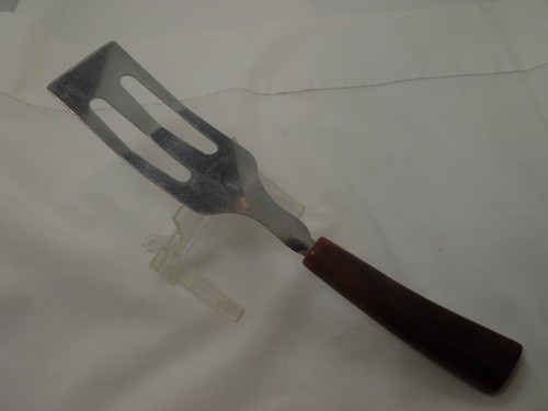 Vintage Bakelite Fish Server - Picture 2 of 5