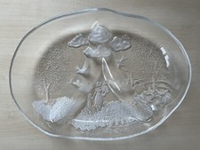 Servierschale Glasschale mit Unterteilung Mädchen Frau Baum Kirche Feld Walther?