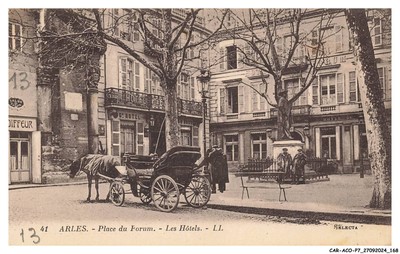 CAR-ACOP7-0564-13 - ARLES - Platz Des Forums - Die Hotels