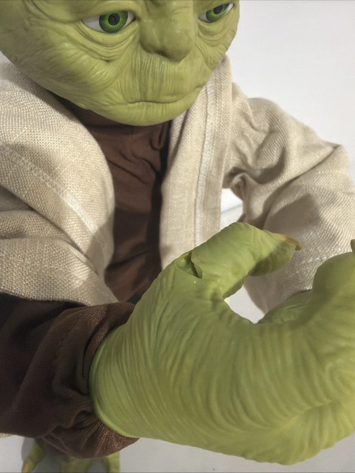 "Figura interactiva parlante Star Wars Legendary Jedi Master Yoda 16"" Spin LEER Foto 3 de 4