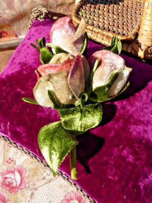 OLD APPLICATION FLOWERS, ROSE BUTTONS SILK VELVET