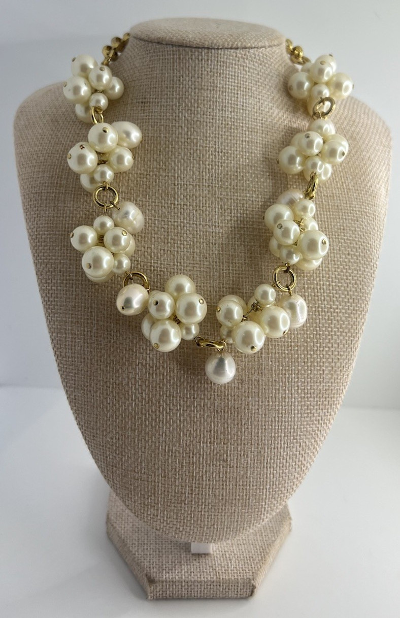 Ann Taylor Signed Gorgeous Gold Tone Chunky Faux Pearl Cluster Toggle Clasp