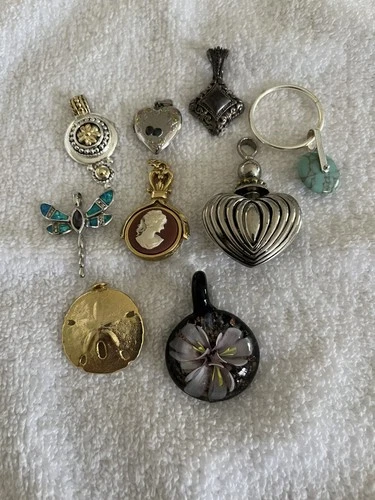 Pendants Costume/Vintage Jewelry Lot Of 9, Pre-Owned Excellent Condition