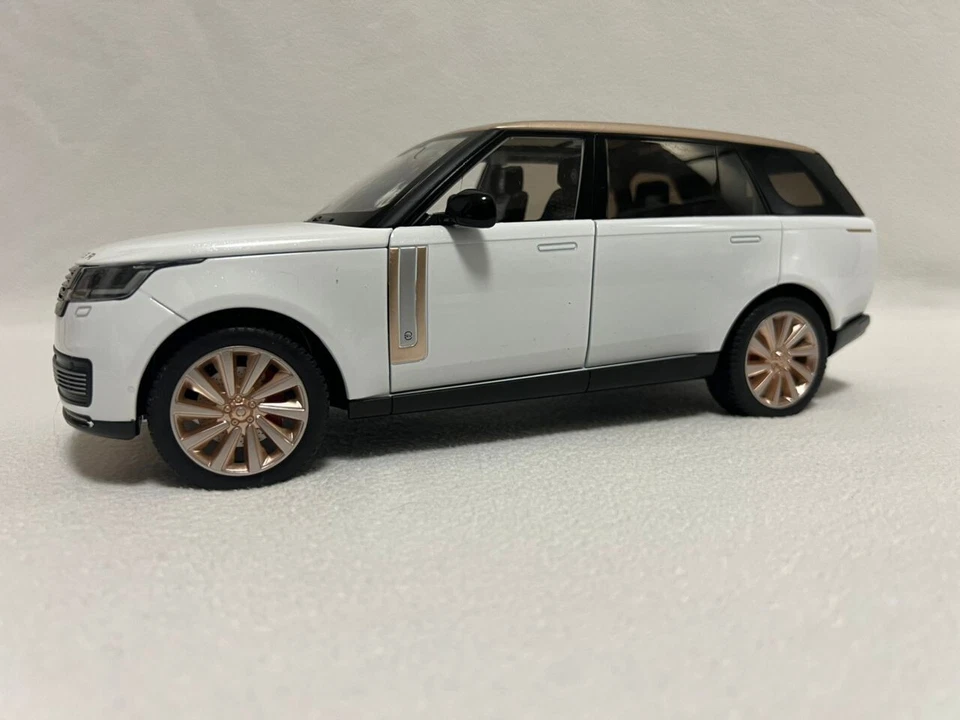 1:18 Diecast Vehicle for Land Rover Range Rover Model Car Toy Sound Light Gifts - Image 3 of 4