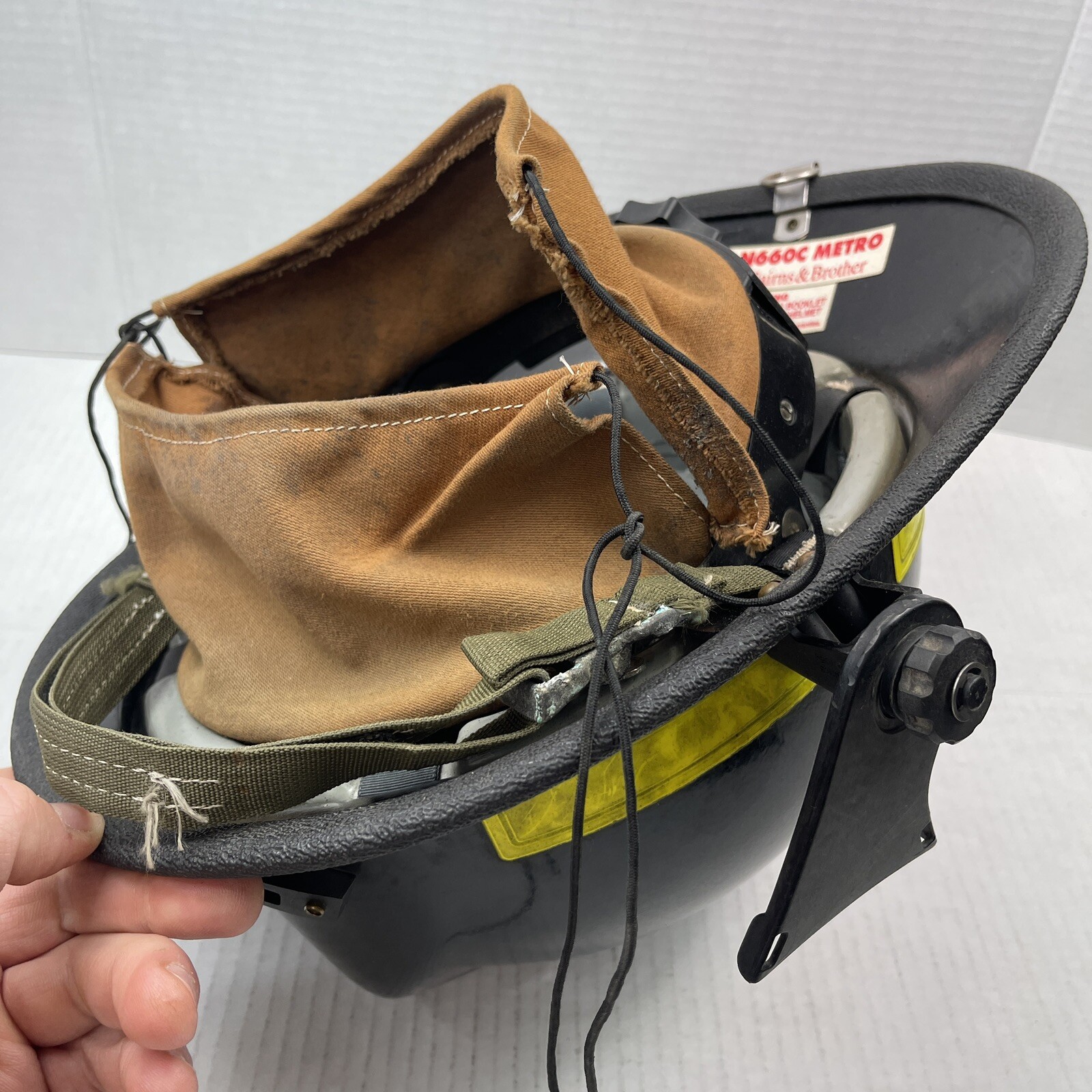 Cairns & Brother N660C Metro Firefighter Helmet Medium 6.5"7.5" Adjust