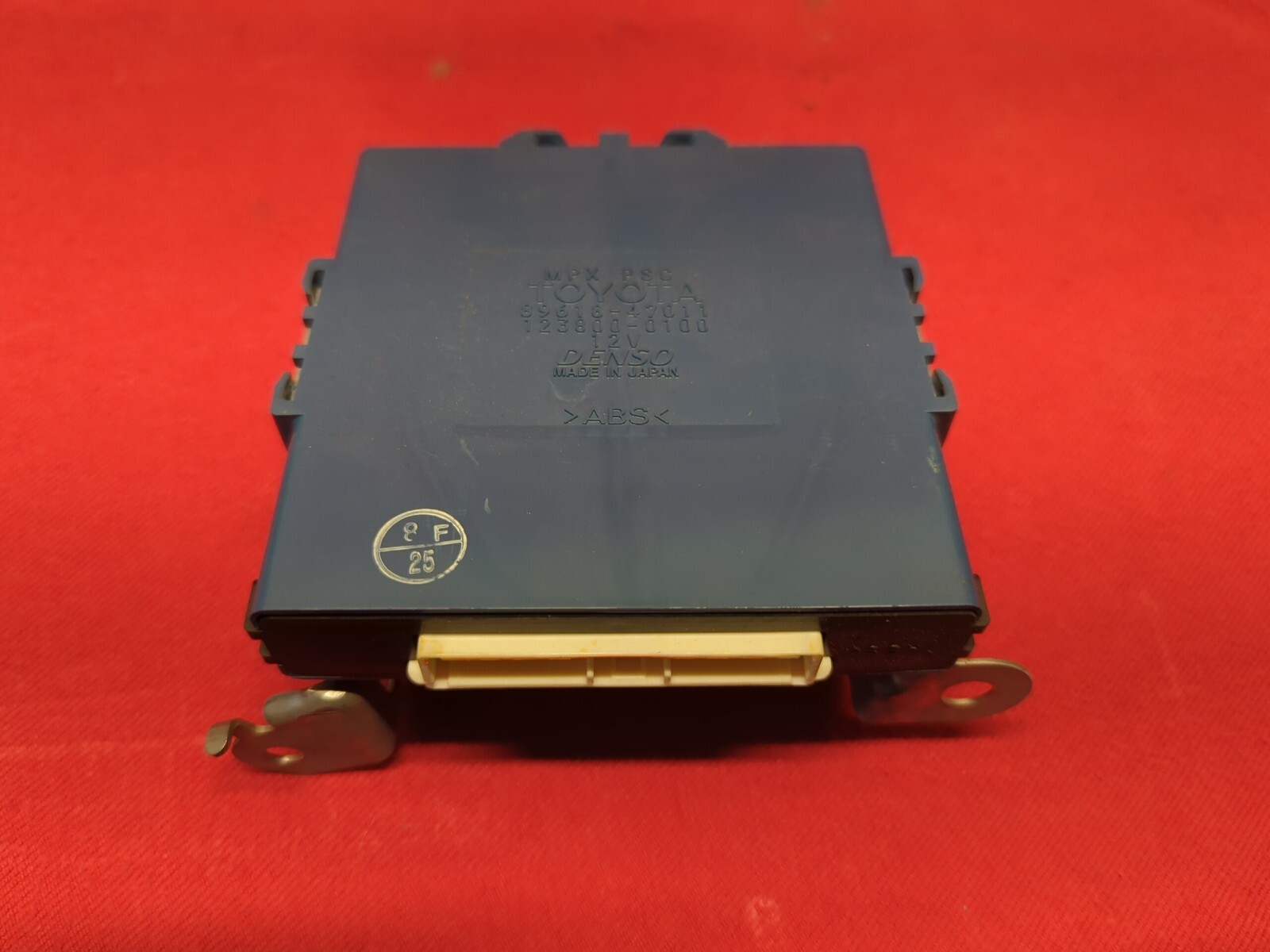 2005 Toyota Prius 1.5L Instrument Panel Power Source Control Module 89618-47011